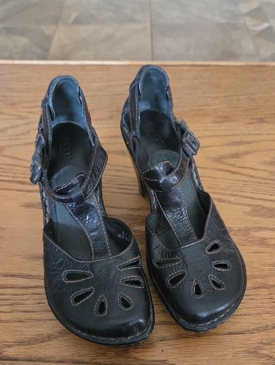 Born Shoes - Born Charisma Mary Jane T Strap Sandals Leather Block Heels Black Womens 8